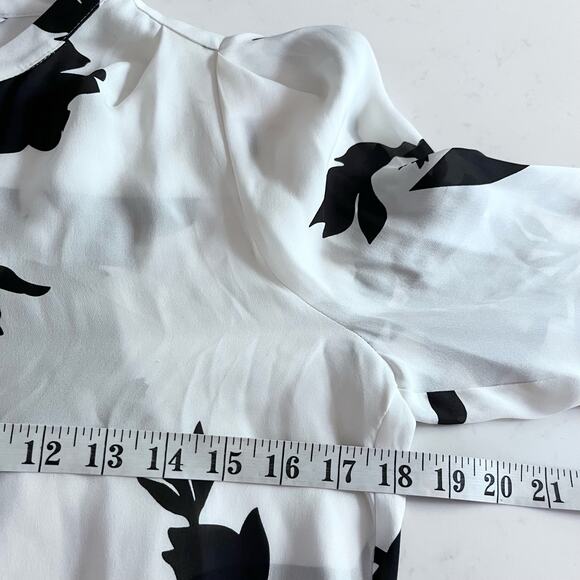 Joie KAYVAN  floral silk blouse in Porcelain size Small - Picture 7 of 8